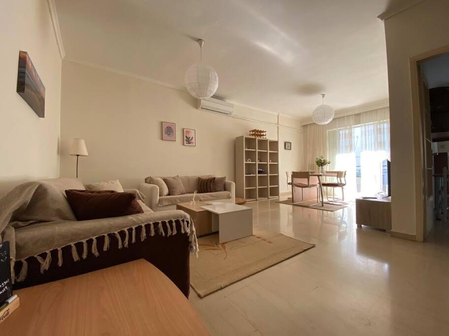 Family House Apartment ซานธี ภายนอก รูปภาพ